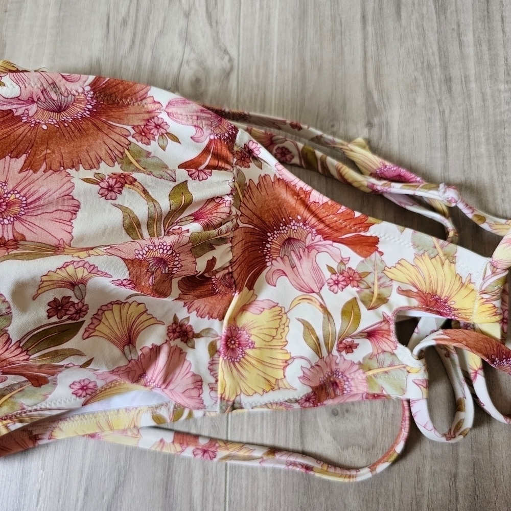 SHADE AND SHORE Two-piece Bikini Halter top - Picture 8 of 9